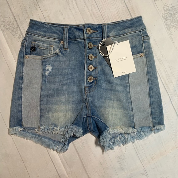 KanCan Pants - NWT KanCan High rise side panel short. Size 3/25.